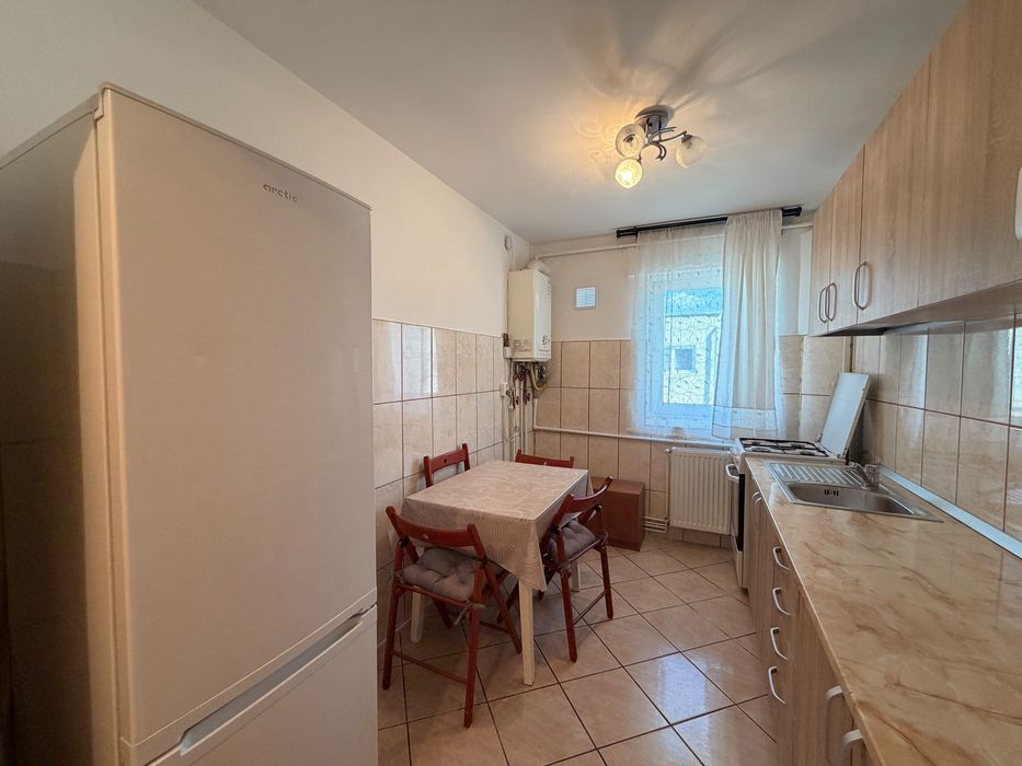 Vand apartament cu doua camere