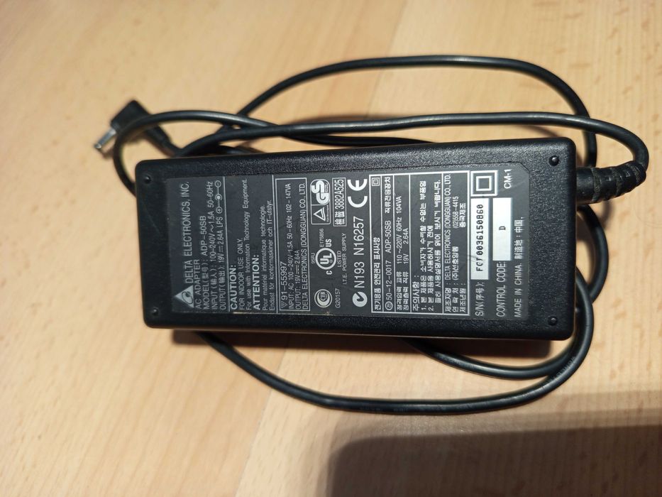 Адаптер, зарядно за лаптоп 19V 2.64A