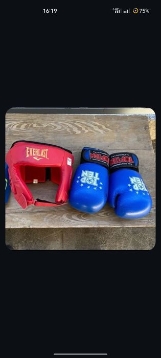 Перчатки, шлем в хорошем состоянии