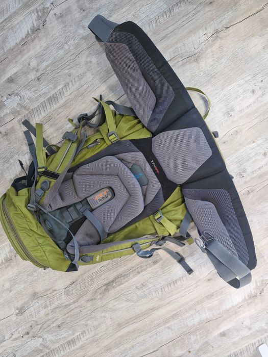 Vând rucsac Deuter Aircontact 45+10 L – mărimea L/M pentru barbati