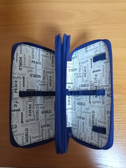 Пенал с двумя отделениями