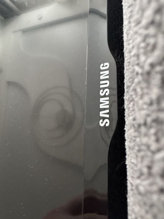 Телевизор Samsung 40″ Full HD 3D + настенное крепление