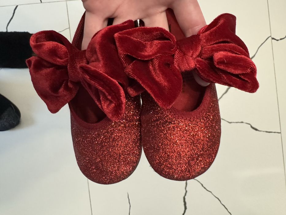 Balerini h&m marimea 24 rosii cu sclipici