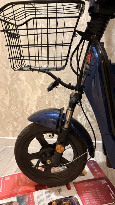 Продам скутер синий