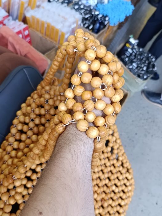 Nakitka Sidenaga terlatmaydi yog‘ochli avto o‘rindiqlarga unversal