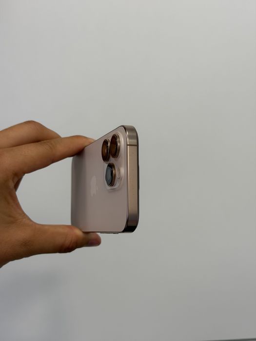 Перфектен iPhone 16 PRO