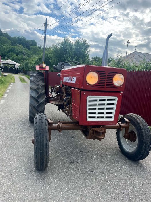 Vând tractor U550