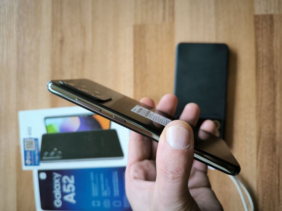 Samsung a52 телефон