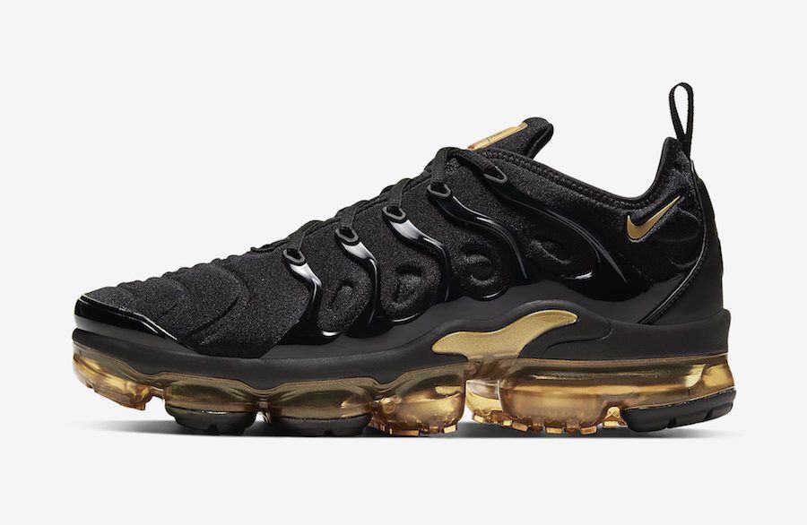 Nike VaporMax plus "Black/Metallic/Gold
