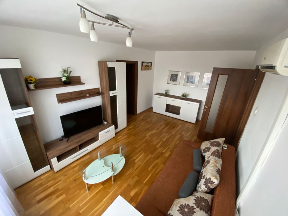 Inchiriez apartament cu 2 camera central lângă Pizza Mama Mia