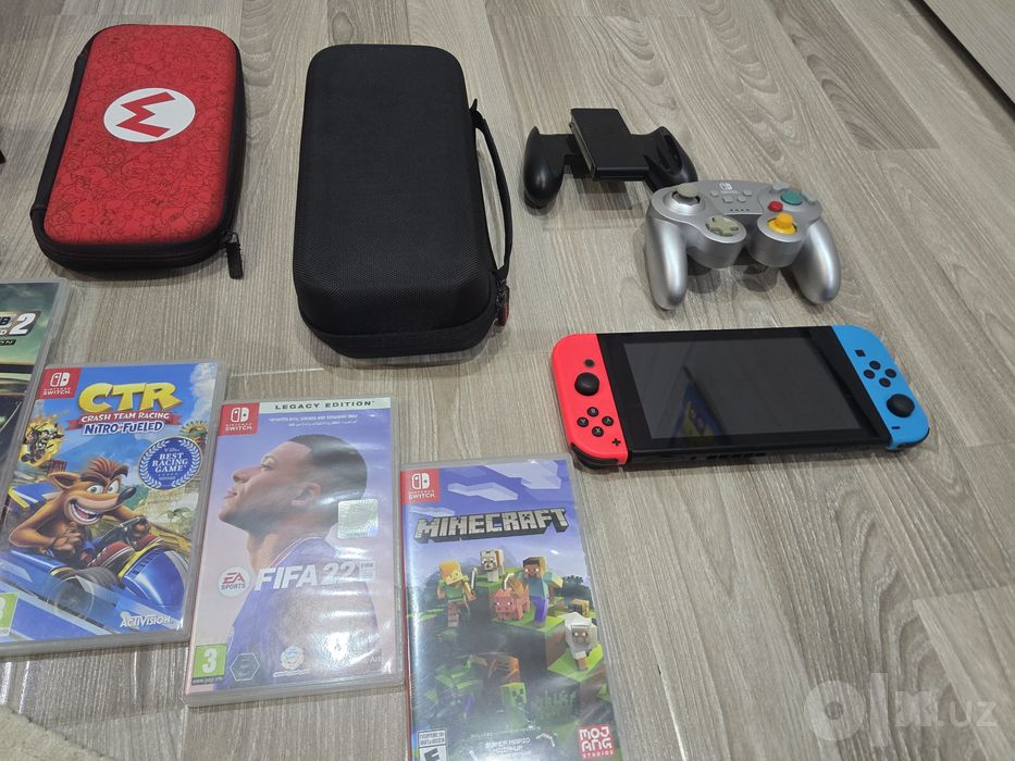 Продам Nintendo Switch(V2) полный комплект + бонусы!