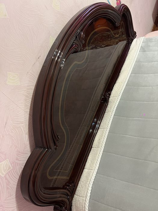 Продам двухспальную кровать