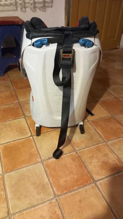 Vând scaun de mașină pentru bebelusi