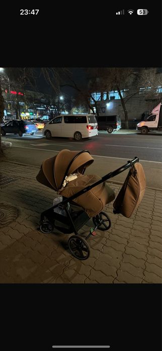 Детская прогулочная коляска