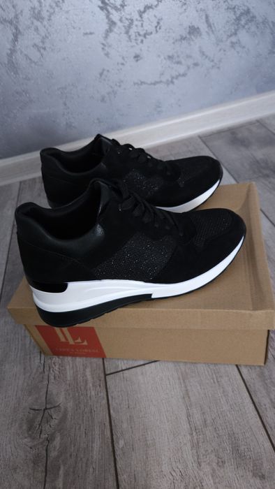 Дамски черни обувки