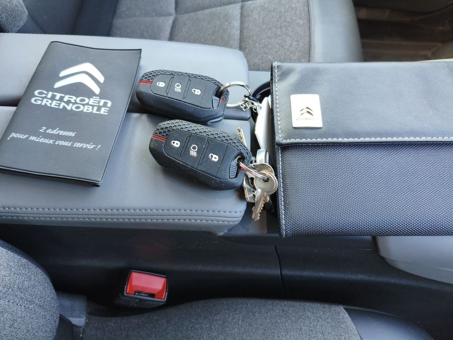 Citroen c5 Aircross plug-in Hybrid
Motor 1.6 181cp

Masina arata