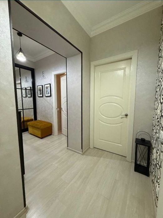 Высокопотолочная 3 этаж— 3 комнаты, 64 м², Шота Руставели`