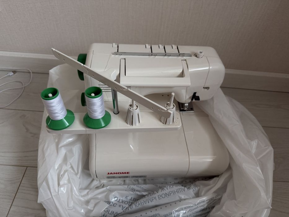 Распошивальная машина Janome CoverPro 7