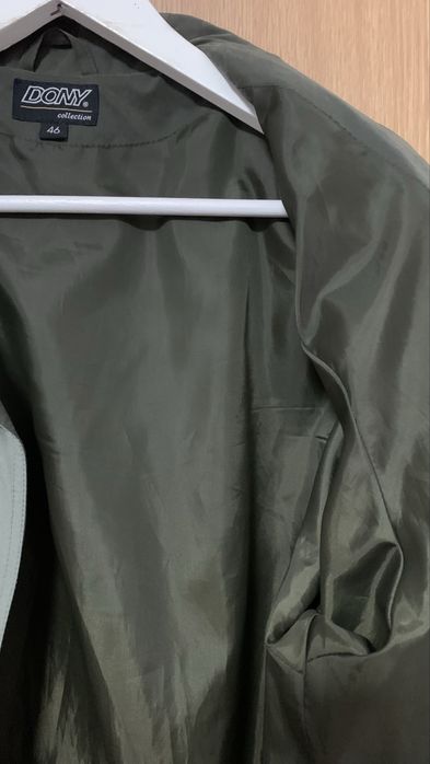 Haina eleganta, marimea 46, conditie excelenta