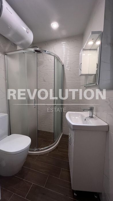 Дава се под наем Тристаен апартамент в Варна, Център - 70 кв.м за 797.64 € - Снимка #6