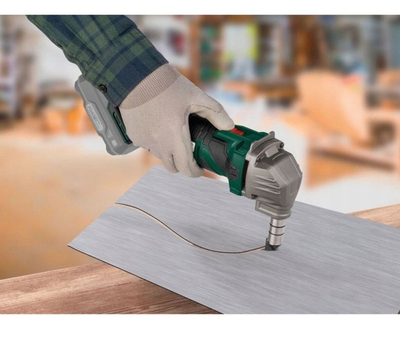 Foarfeca tabla parkside pe acumulator 20v