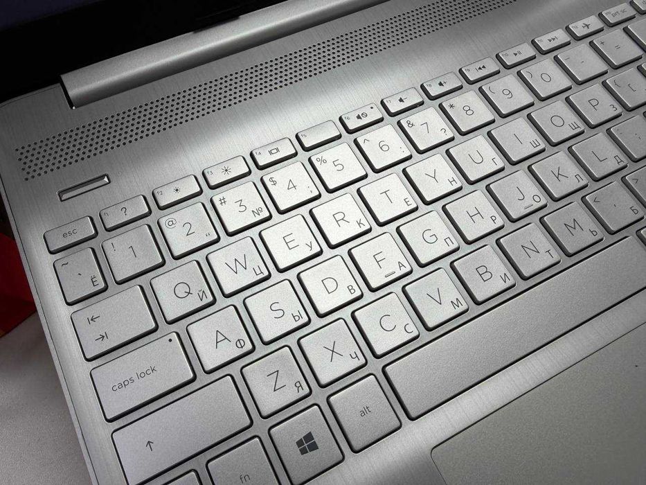 HP 15 Core i3-10*ОЗУ 8*SSD 256*Для работы