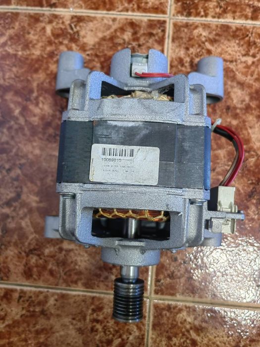 Пералня Ariston Hotpoint части