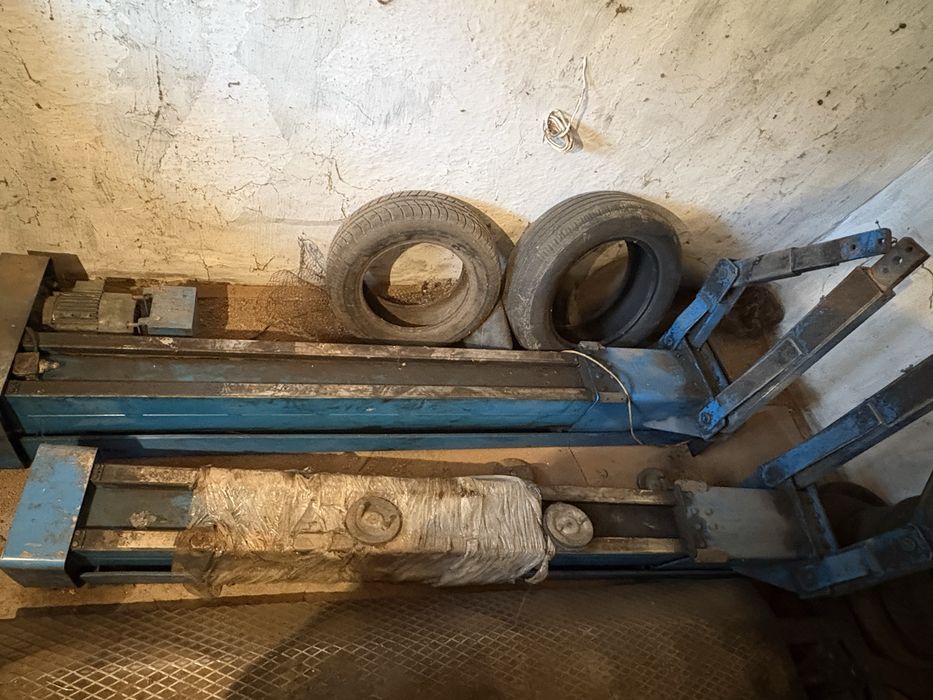 Подменик винтов трифазен