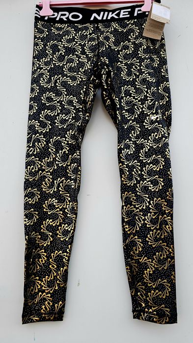 Nike оригинален дамски клин Л размер нов