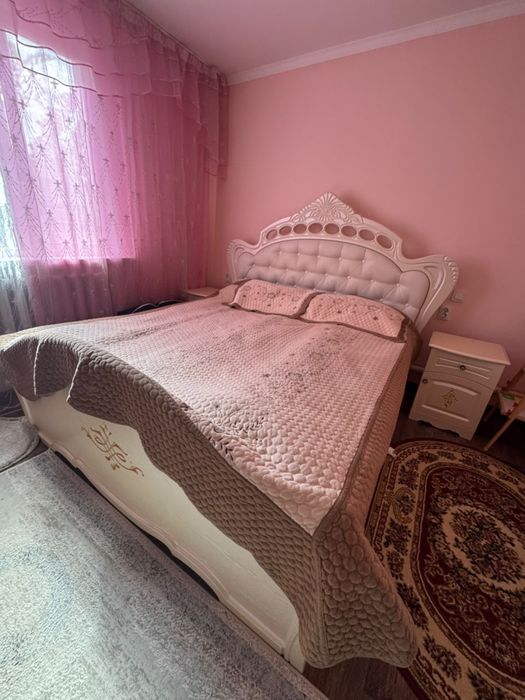 Продам спальный гарнитур