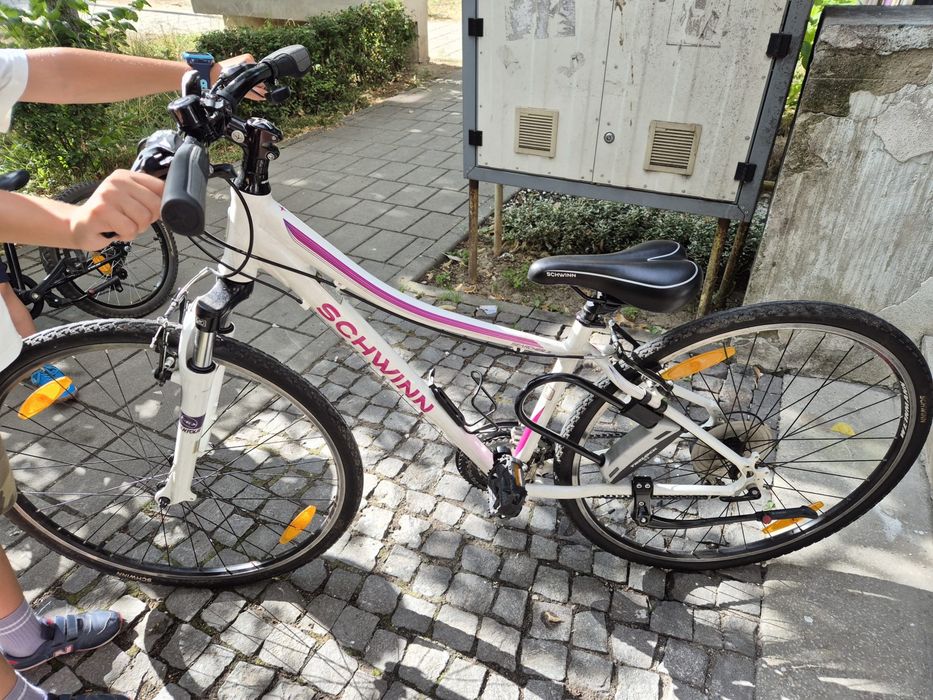 Vând bicicleta Schwinn, Damă, Trekking