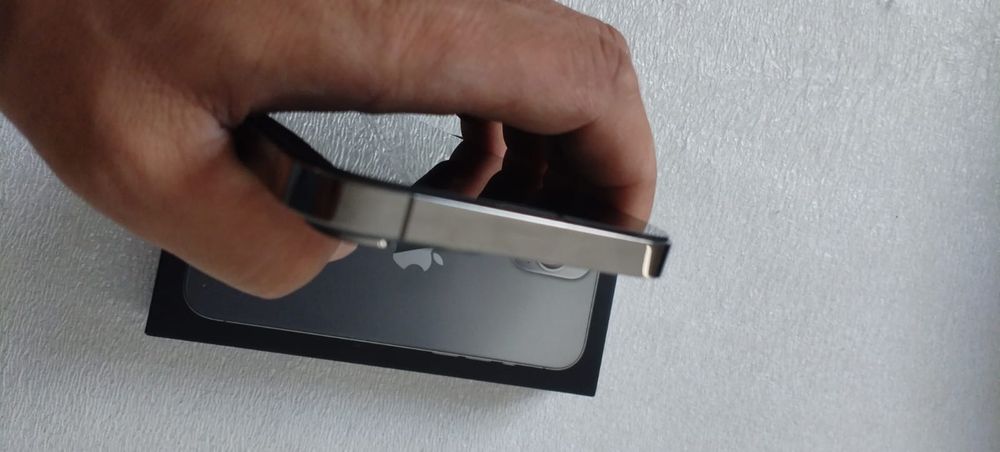 13 про мах  256 Гб  Емкос 78