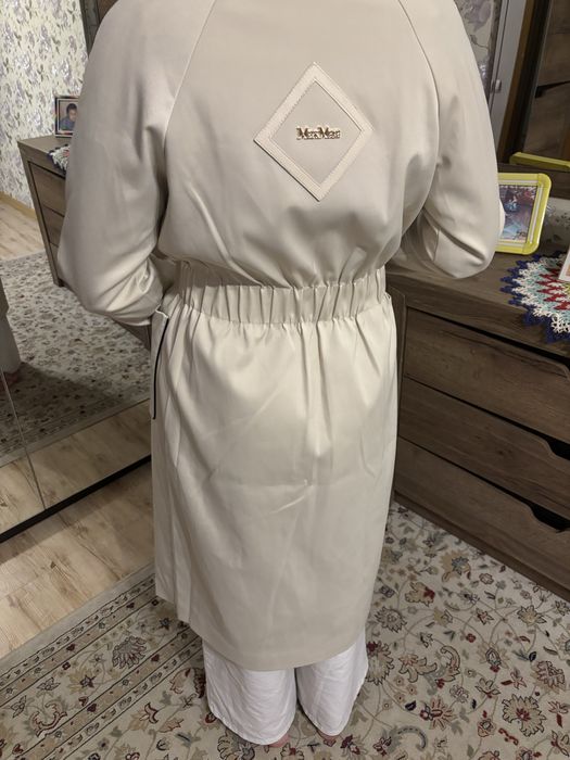 Тренч-плащ нрвый от Max Mara