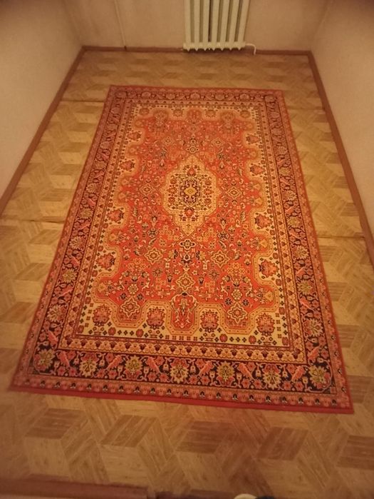 Продам ковры[4шт].
