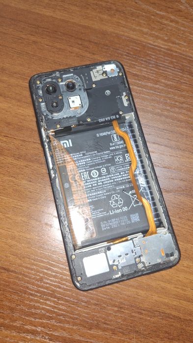 Продам ми 11 лайт 5g ne