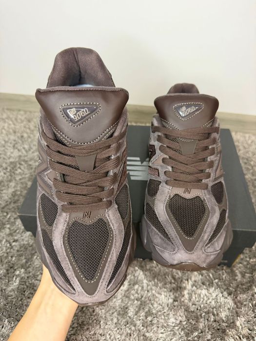 New Balance 9060 maro