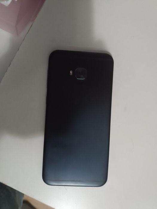 Asus Zenfone 4 Selfie