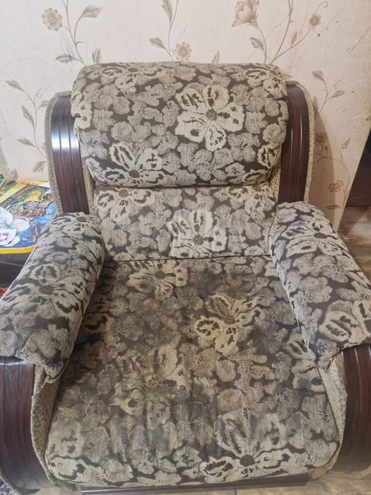 Бесплатно диван,  самовывоз