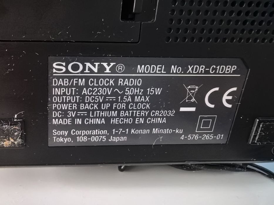 Ceas cu radio FM, RDS, DAB si alarma Sony XDR-C1DBP