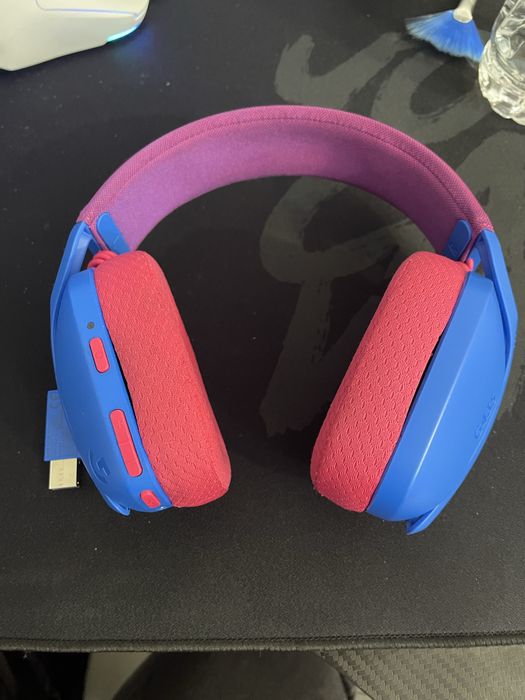 Продавам слушалки logitech G435 Lightspeed