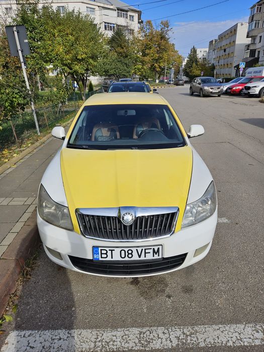 SKODA Octavia 2012 — imagine 1