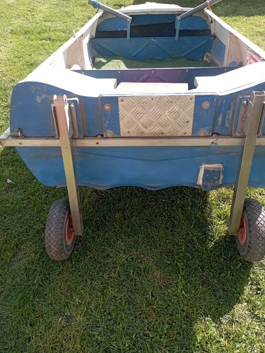 Алуминиева лодка