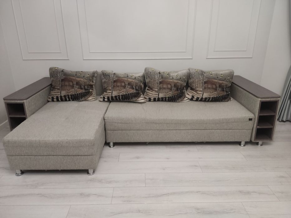 Продам угловой диван 3 метра