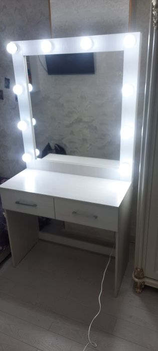 Трюмо с подсветкой 90см ширина