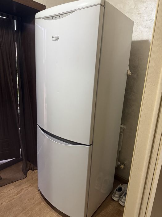 Холодильник Ariston Hotpoint продам