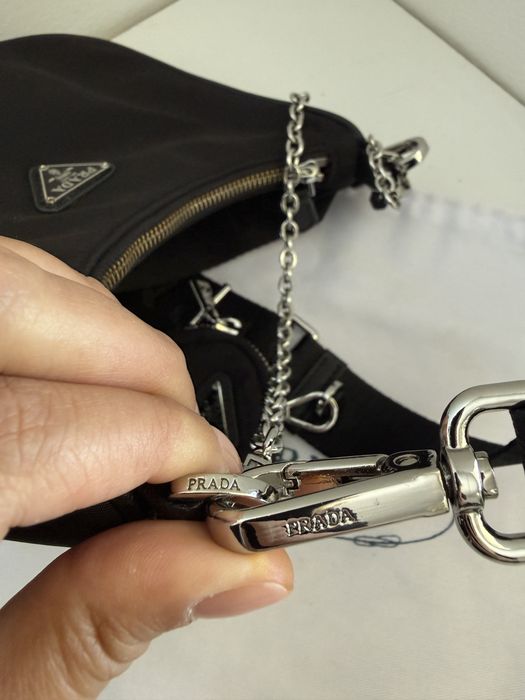 Чанта Prada Re-edition 2005