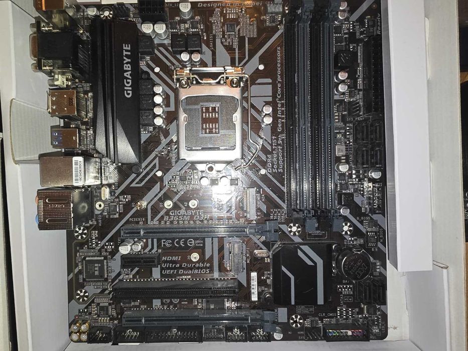 Kit i9-9900KF, Gibabyte B365M-D3HT, racire lichida