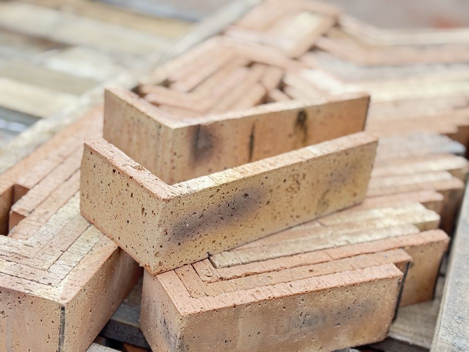 Caramida aparenta feliata (bej/negru stil mediteranean)