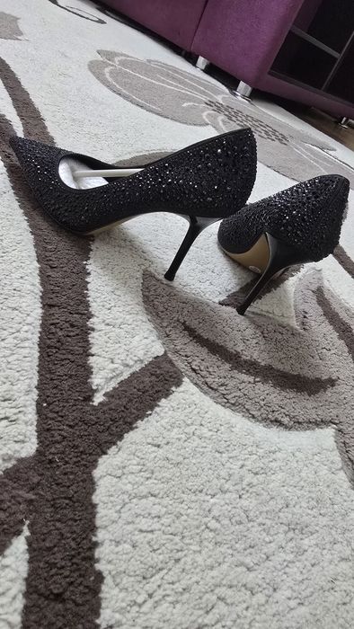 Продам туфли новые