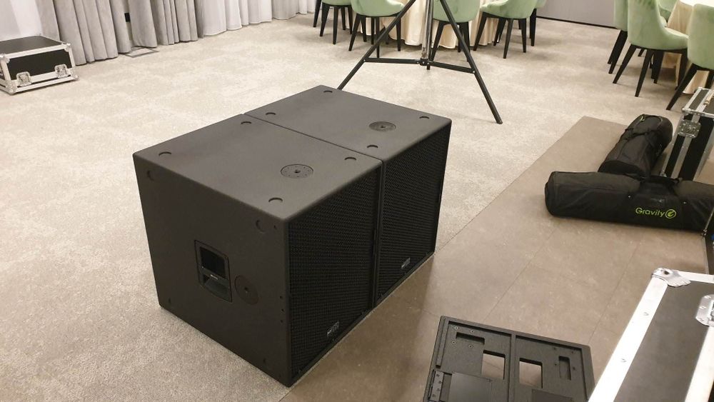 Basi 2x RCF TTS 18AII ( huse si cart-uri pentru transport incluse)